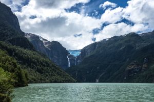 Bu gerçek hayat mı?  Queulat'ın Asılı Buzulu