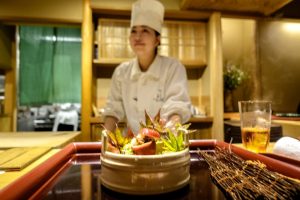 Tokyo'nun tamamı kadınlardan oluşan tek Kaiseki Restoranı