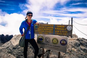 Bir Günde Kinabalu Dağına Tırmanın