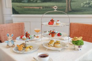 Londra Yarımadası gençleri ve yaşlıları Peter Rabbit'in dünyasına taşıyor