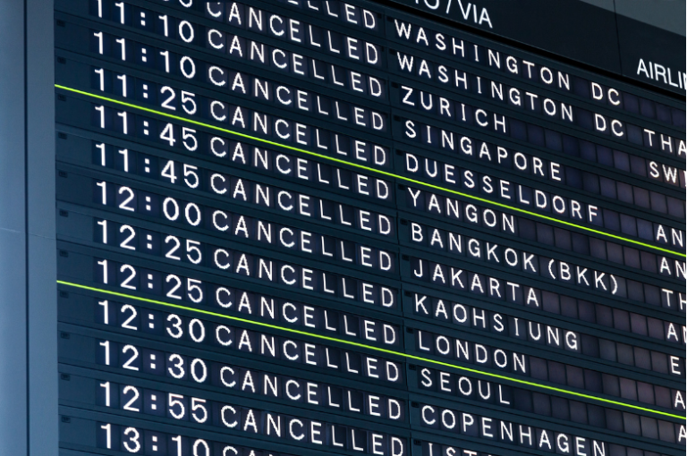 Madrid havaalanında grev tehdidi, Brüksel Havayolları'nda grev iptal edildi