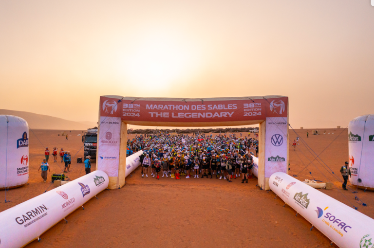 Marathon des Sables'a en iyi başlangıç: 60 ülkeden 900 koşucu Güney Fas Sahra'nın kalbinde 252,8 km yol kat edecek