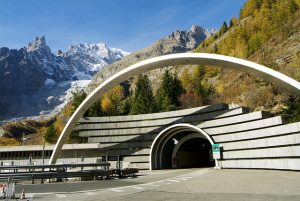 Mont-Blanc Tüneli: 2/9'dan 16/12'ye kadar tamamen kapatılacak.  Fransa-İtalya 2025'e kadar ağır çekimde antrenman yapıyor