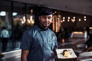 Oteller ve restoranlar: Olimpiyatlar yaklaşırken binlerce mevsimlik işçi kaybolacak