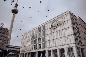 Alman büyük mağazaları Karstadt Kaufhof'un adı değişiyor