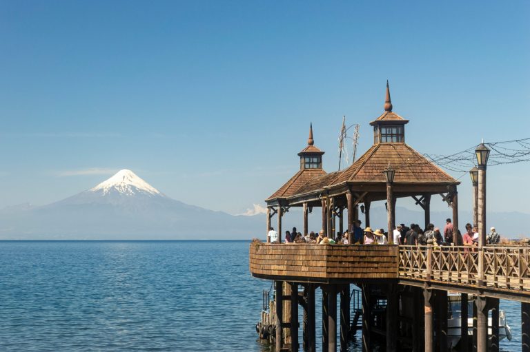 Şili'de volkan turizmi