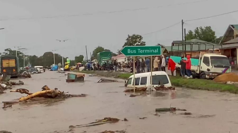 Kenya'da sel: Nairobi havalimanı sular altında