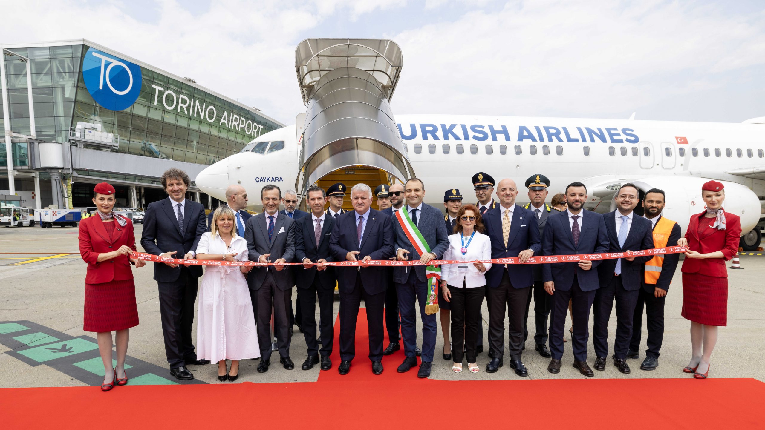 Türk Hava Yolları yeni İstanbul-Torino hattını hizmete açtı