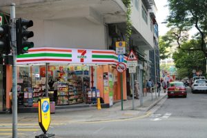 7-Eleven, Kanadalı Couche-Tard tarafından satın alınabilir