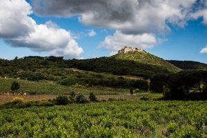 BOĞAZLARIN PROVENCE'I: ESKİ TAŞLAR TEZGAH TURİZMİNİ SARSTIĞINDA