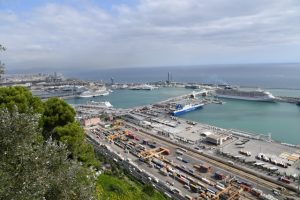 Barcelona limanı seyir terminallerinin sayısını azaltacak