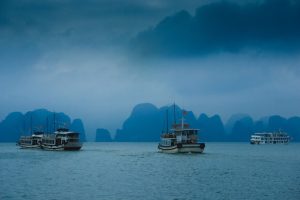 Vietnam'da Turist Teknesi Alınır: 38 Ölü