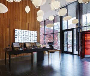 Hotels.com yeni çalışmasını bağlı odalarda açıklıyor