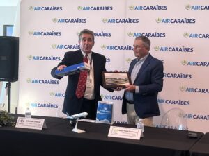 Michael Cleaver CEO'su Juliana Airport ve kurucusu Jean Paul Dubreuil 