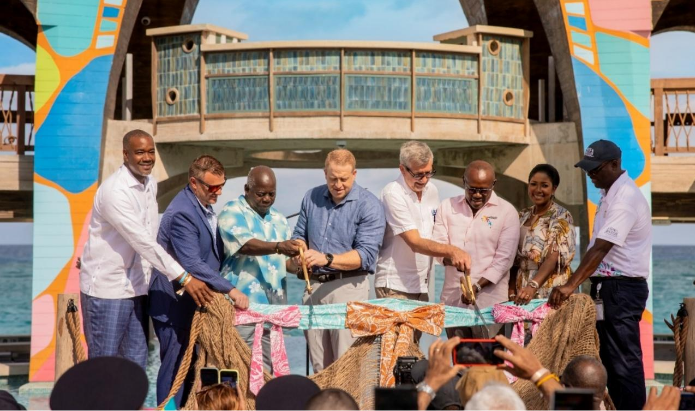 Royal Caribbean, Bahamalar'daki ilk Beach Club'ı açtı