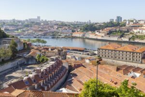 Porto: Douro kıyısında lüks şehir tatilleri