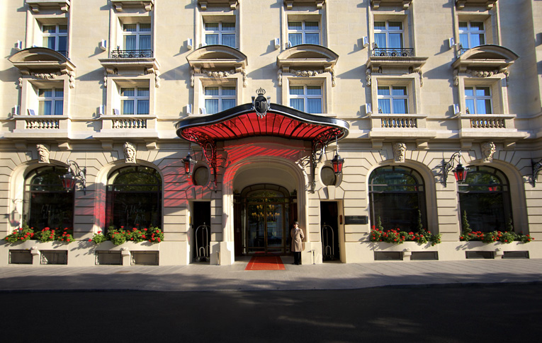 Çağdaşlığın Ayini: Le Royal Monceau – Condé Nast Traveller Tarafından Taçlandırılan Raffles Paris